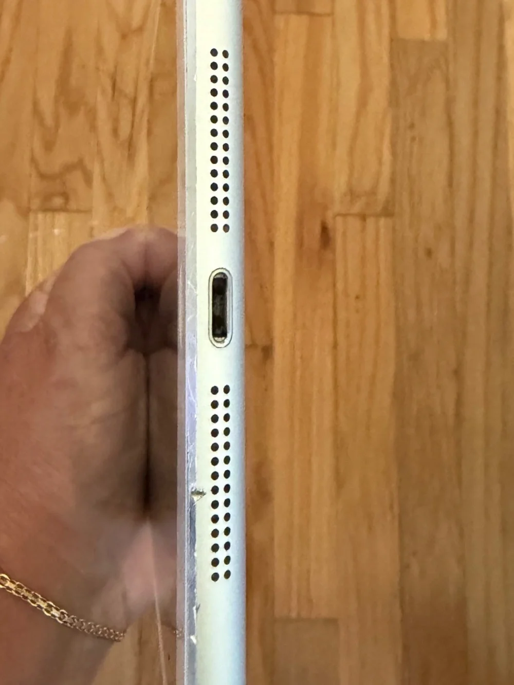 Apple iPad Mini 1st Gen 32GB Wi-Fi in White/Slate Finish + Stand Case